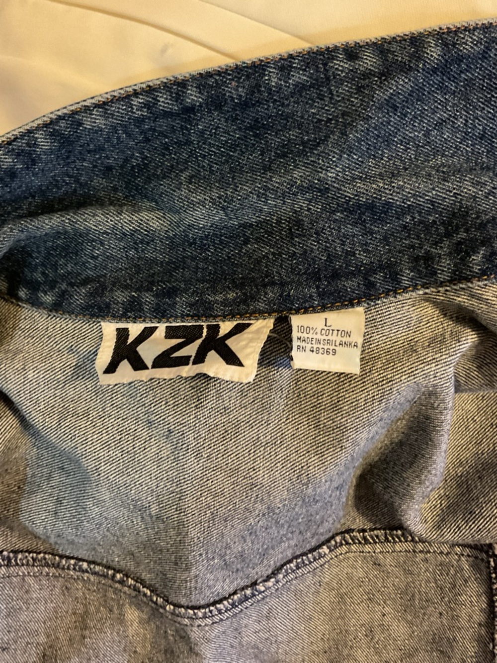 Women's Classic Blue Denim Jacket - Casual Jean Jacket - Picture 3 of 3